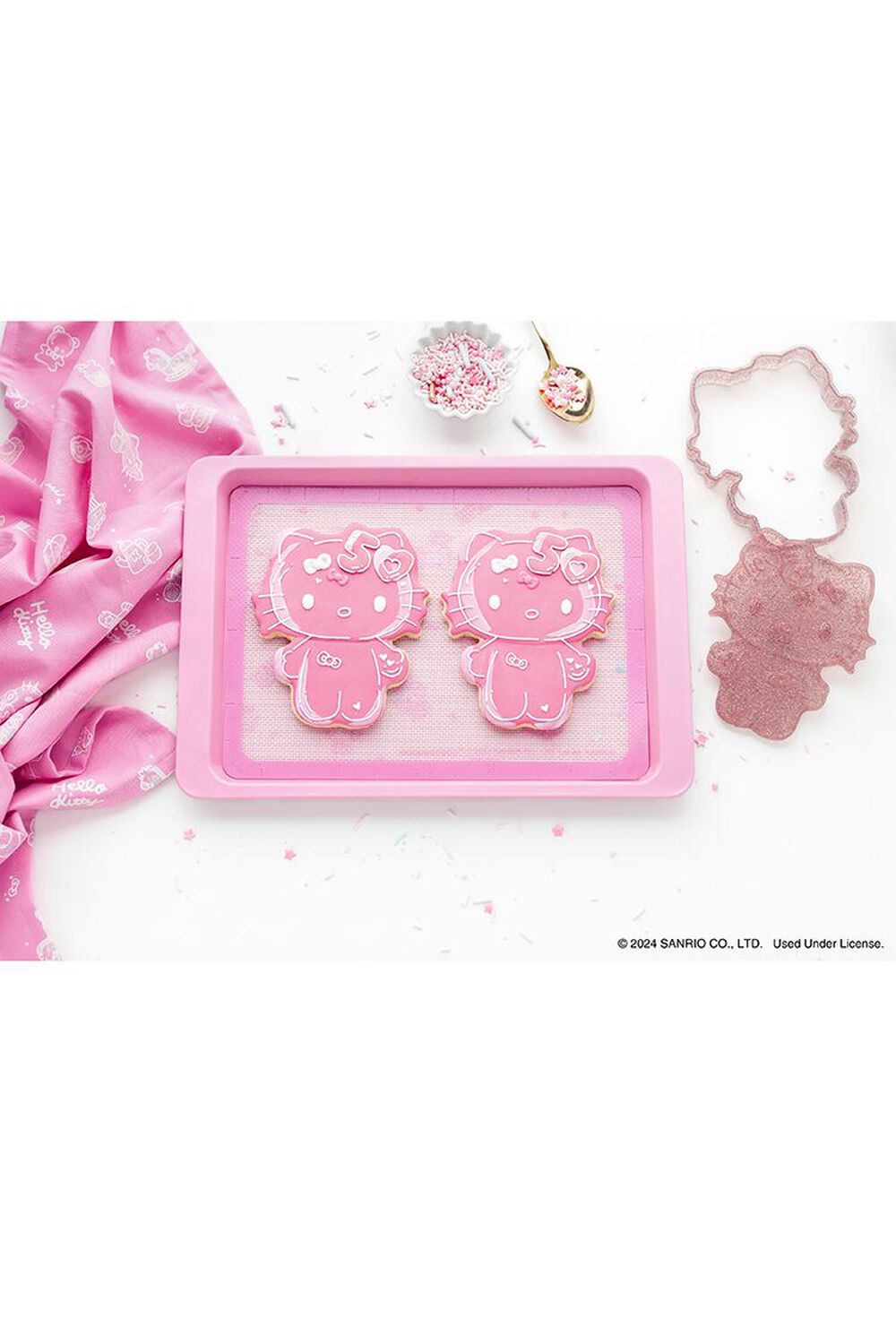 Hello Kitty Cookie Cutter Set FOREVER21