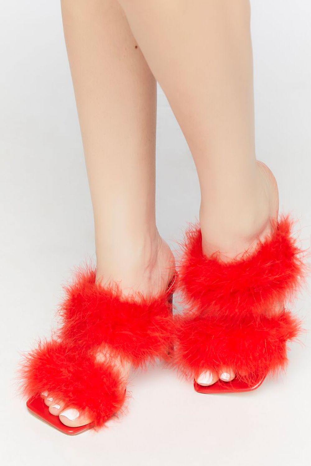 Женские Босоножки на каблуке FOREVER21 Feather Square-Toe FOREVER21