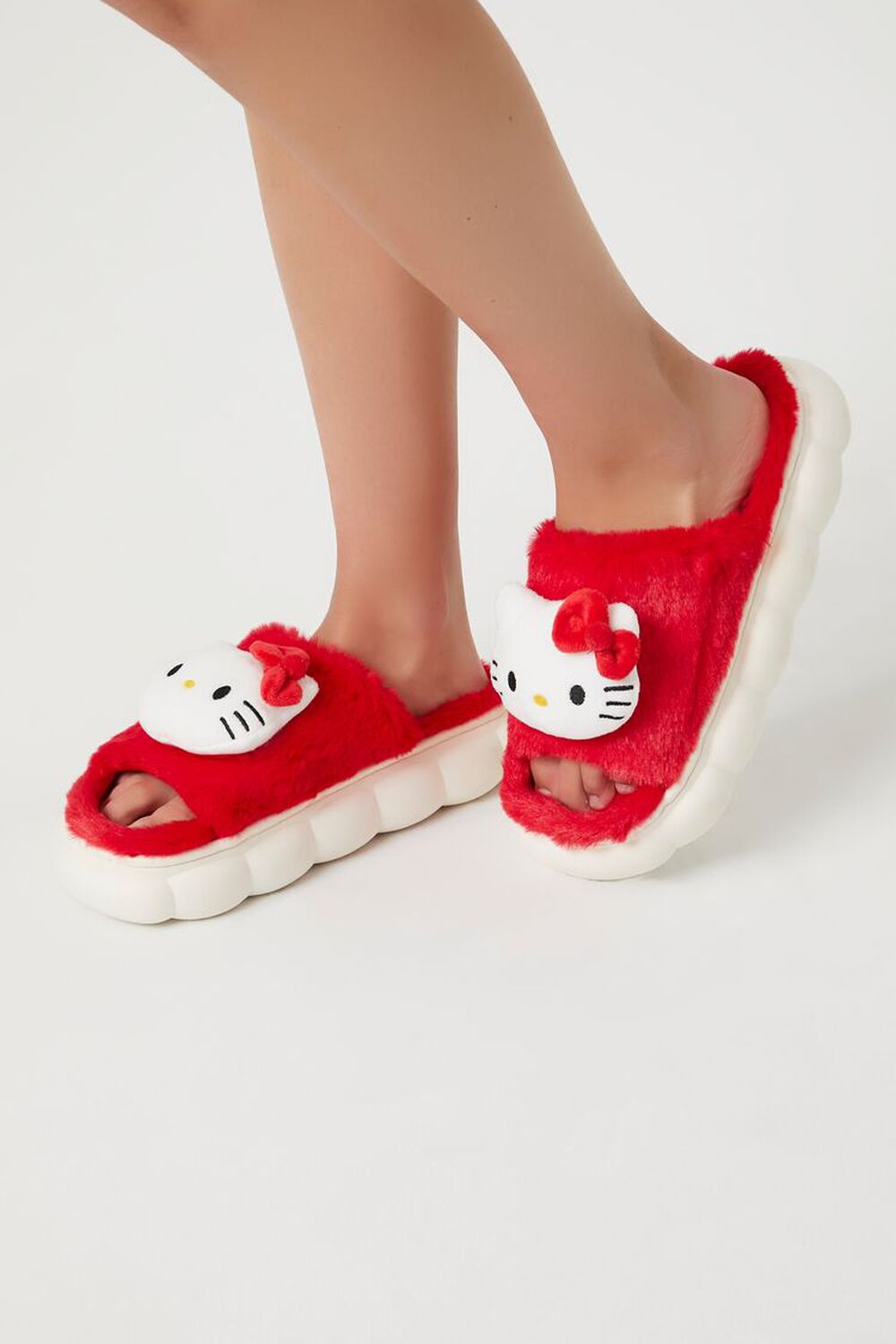 Уютные домашние тапочки Hello Kitty с открытым носком и текстурированной подошвой Forever21