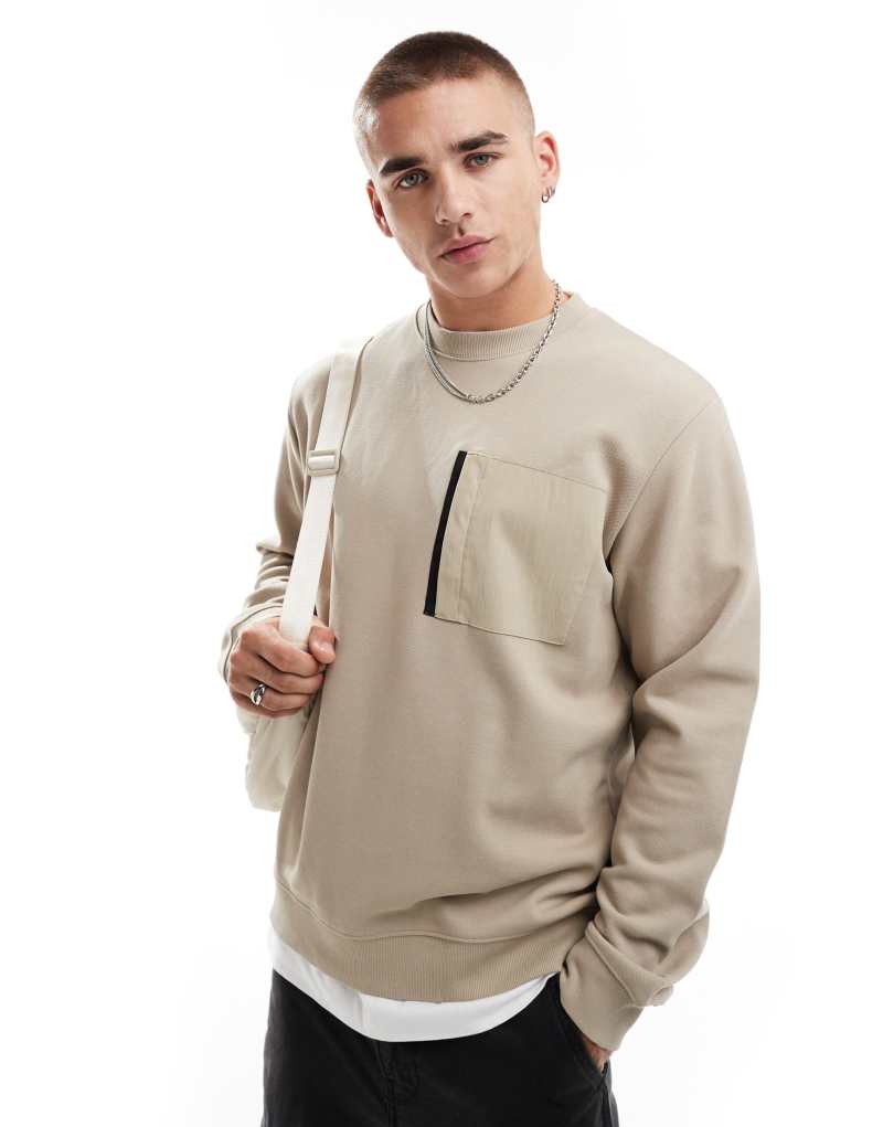 Бежевая oversized толстовка с круглым вырезом и карманом от Jack & Jones Jack & Jones