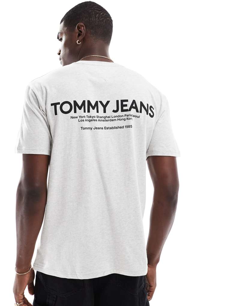 Брендированная серая футболка Tommy Jeans с классическим принтом на спине Tommy Jeans