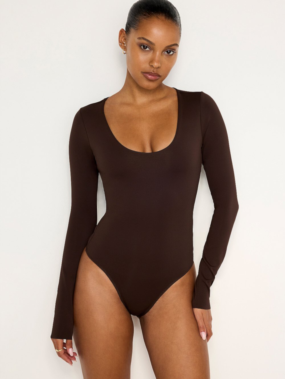 Женская Укороченная футболка Good American Scuba Scoop Longsleeve Bodysuit Good American