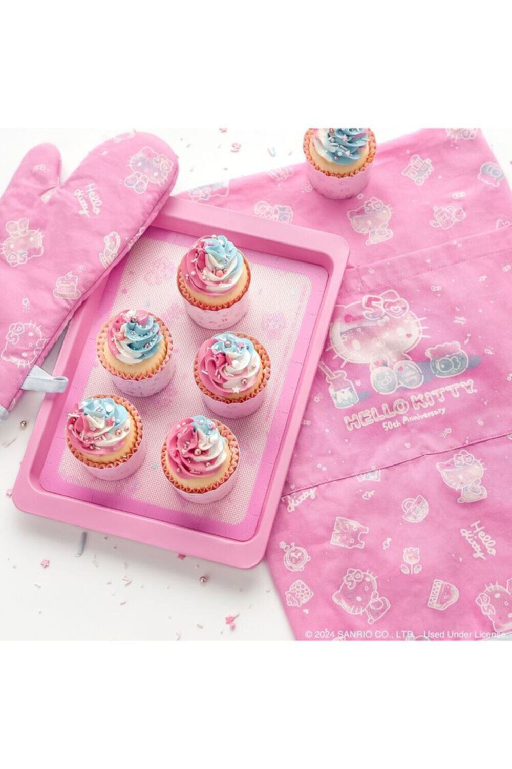 Hello Kitty Cupcake Party Set FOREVER21