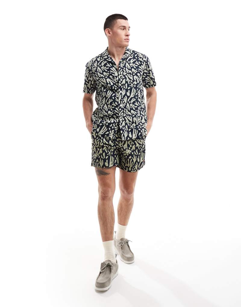 Farah printed short sleeve shirt in navy Farah