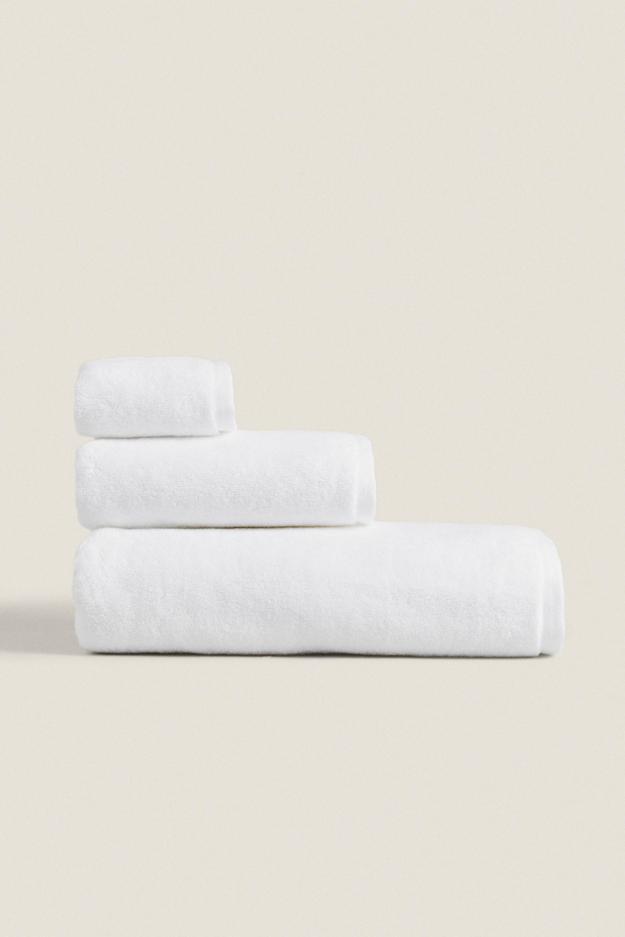 (700 GXM²) EXTRA SOFT COTTON BATH TOWEL Zara Home