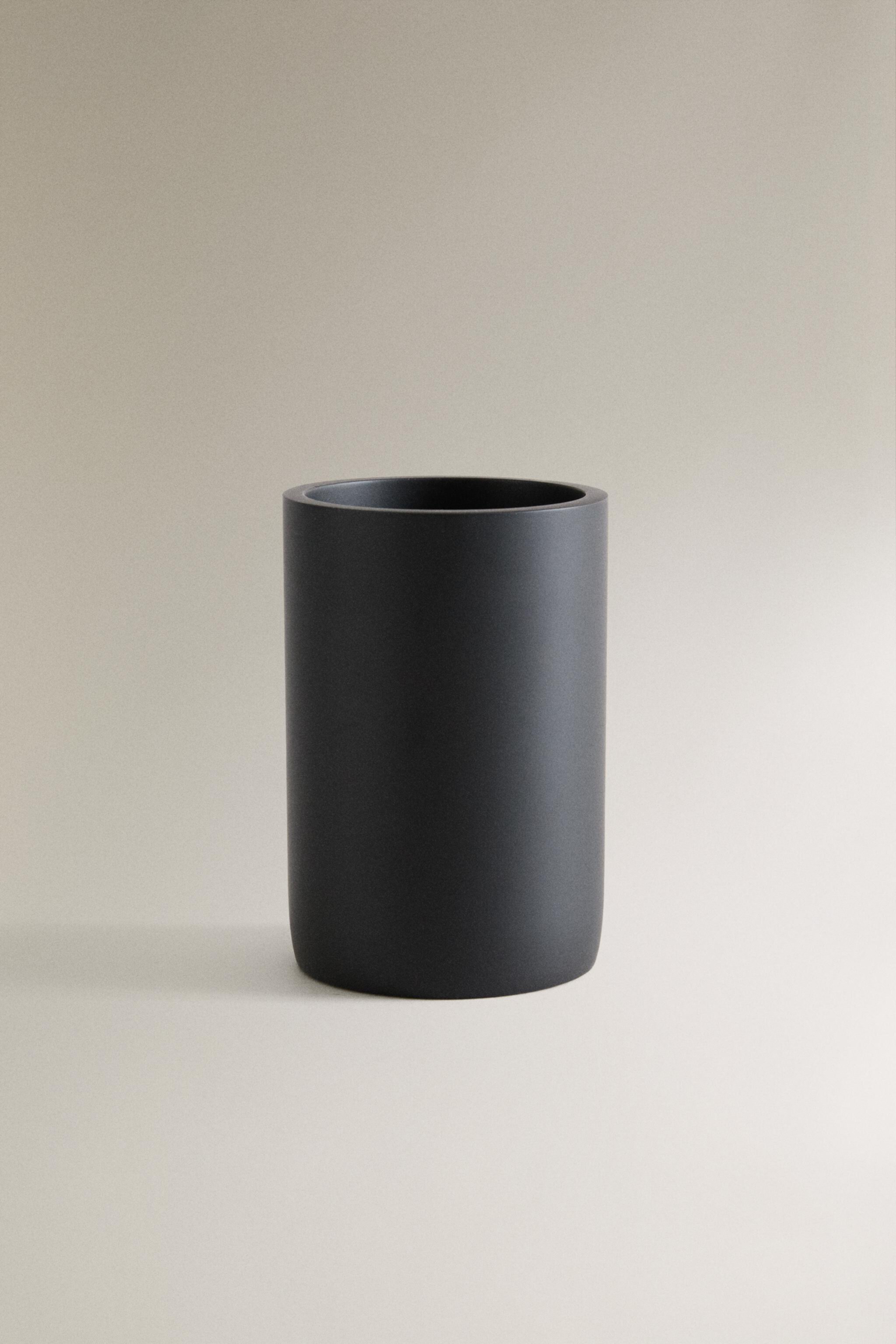 BLACK RESIN TOOTHBRUSH CUP Zara Home