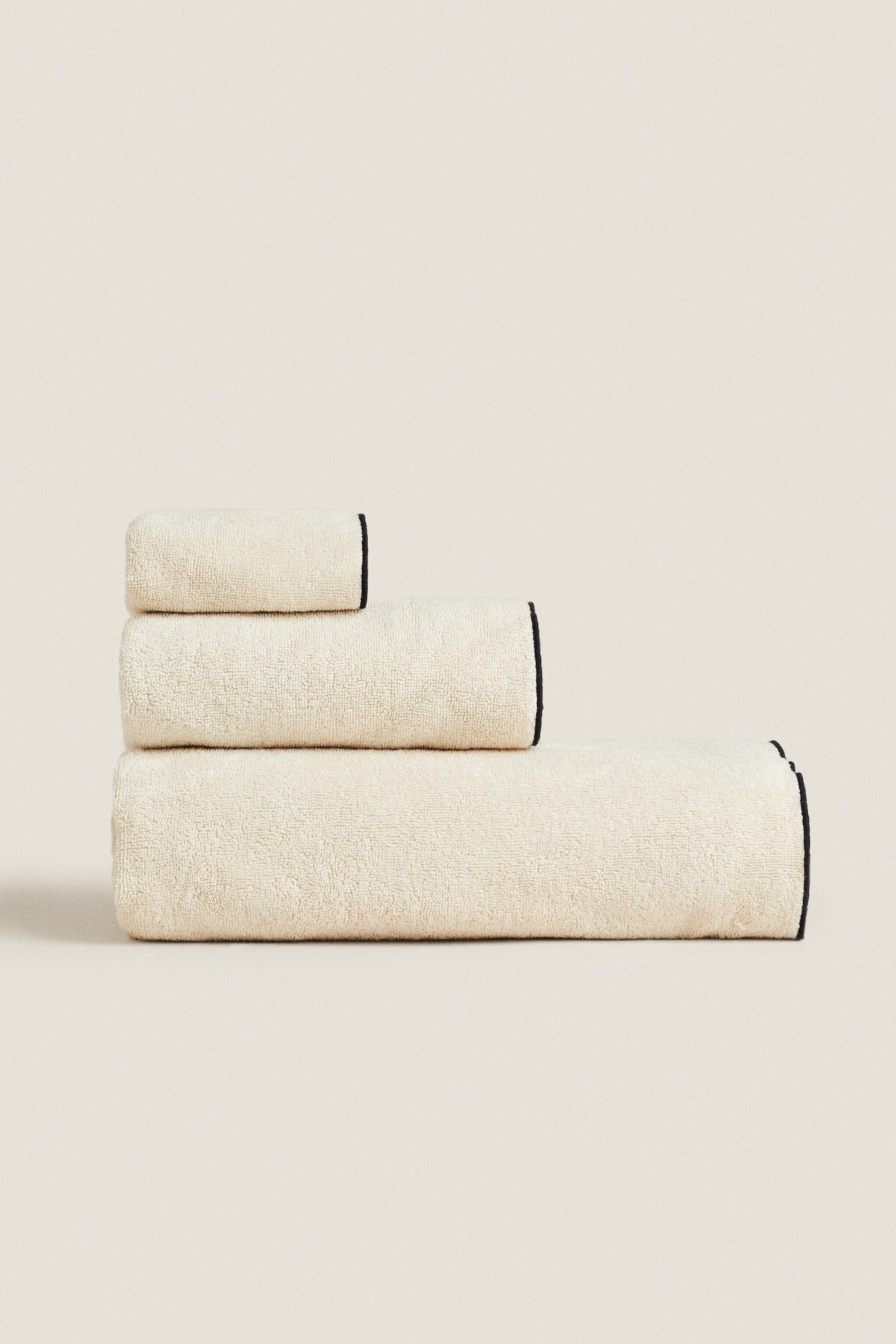 COTTON TOWEL WITH OVERLOCK Zara Home