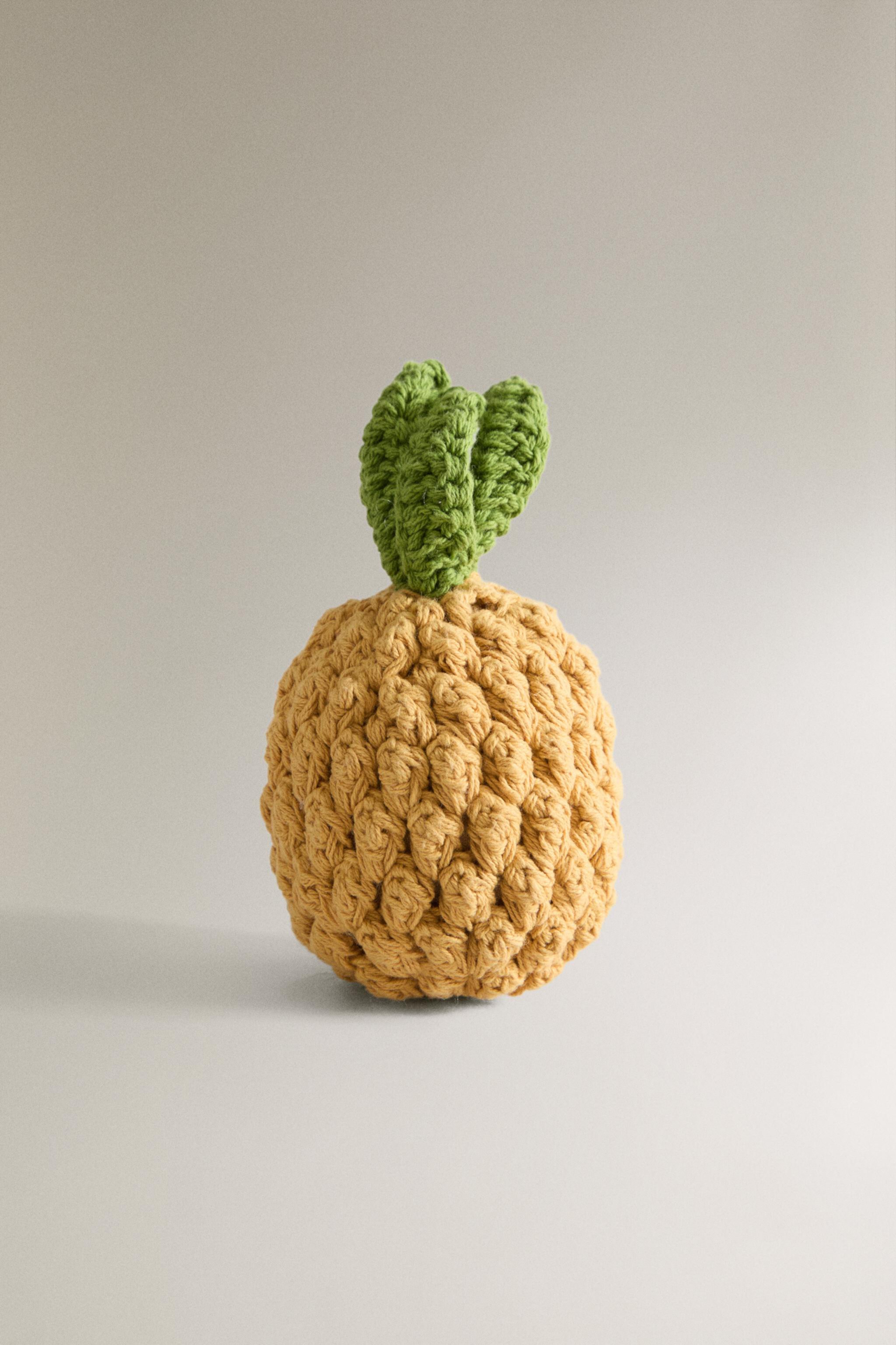 CROCHET PINEAPPLE PET TOY Zara Home