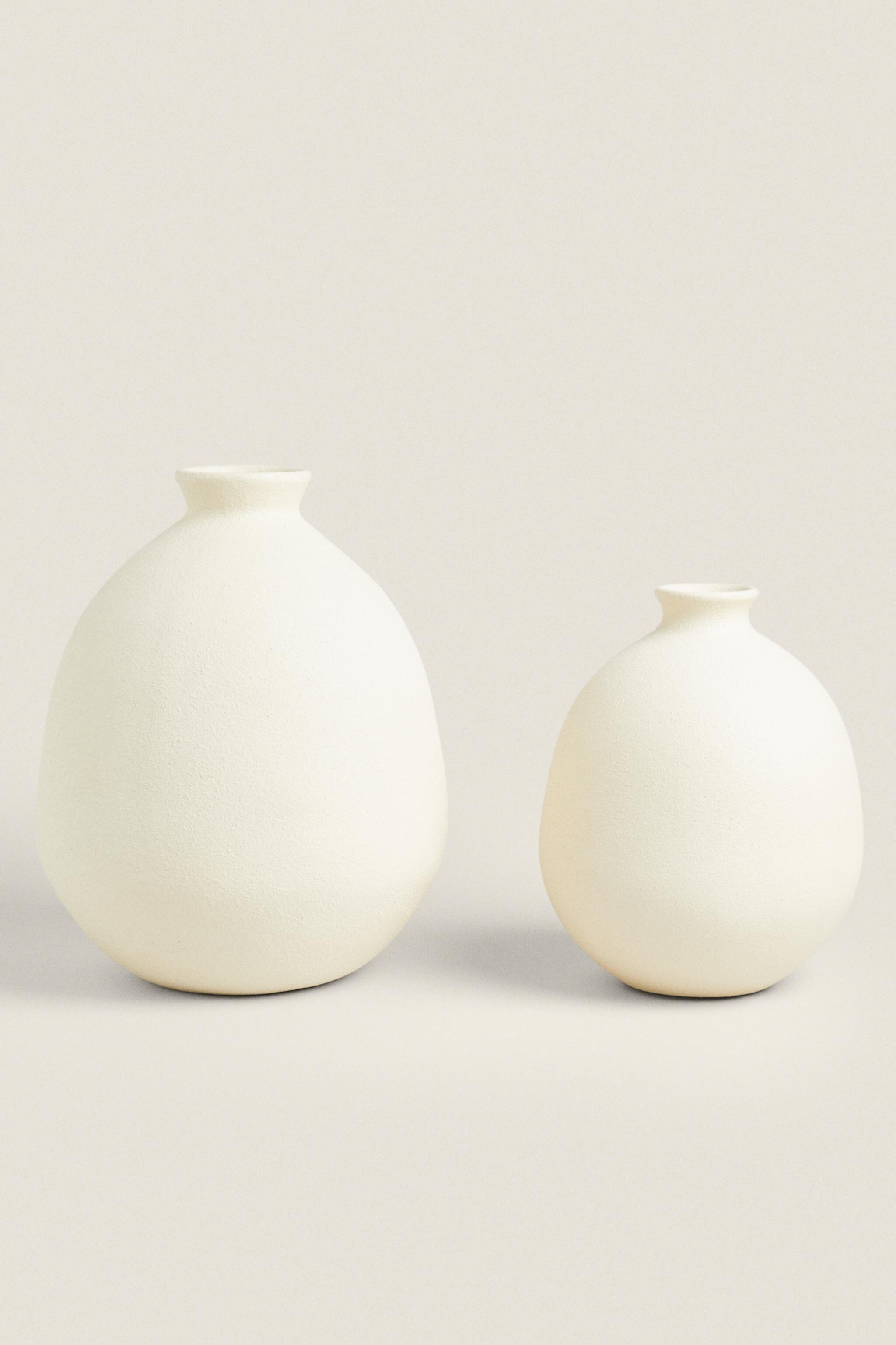 ROUGH-EFFECT CERAMIC VASE Zara Home