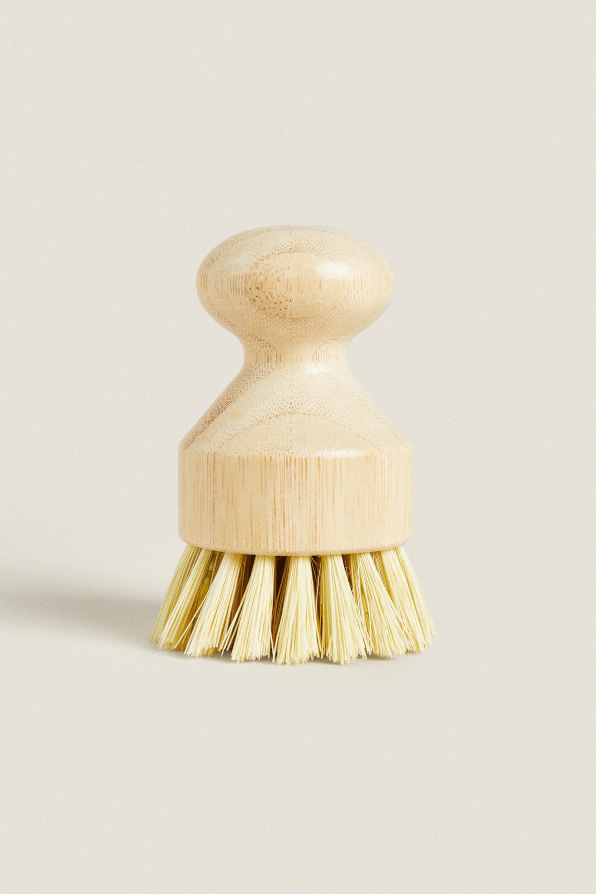 SMALL WOODEN BRUSH Zara Home