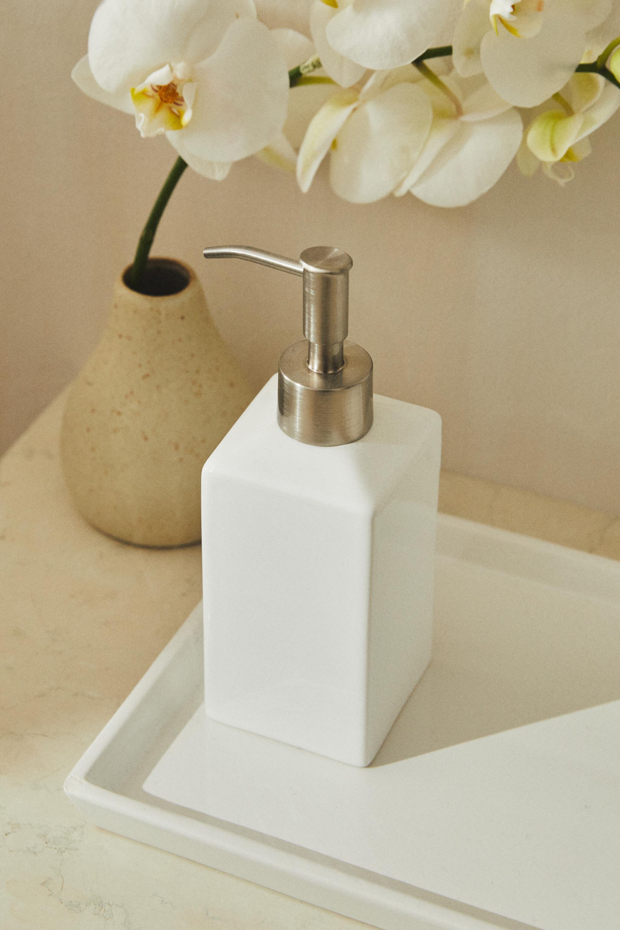 WHITE EARTHENWARE SOAP DISPENSER Zara Home