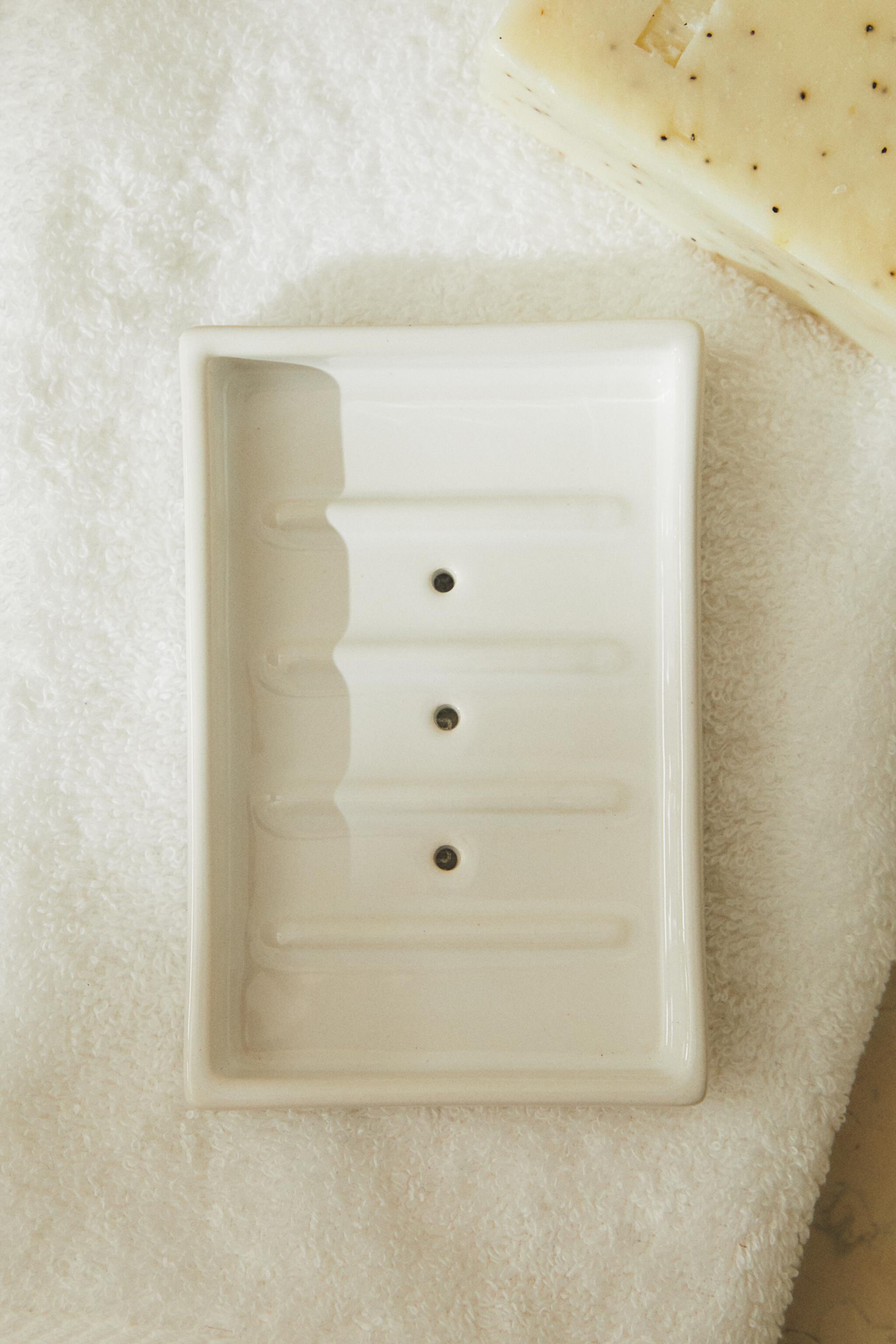 WHITE EARTHENWARE BATHROOM SOAP DISH Zara Home