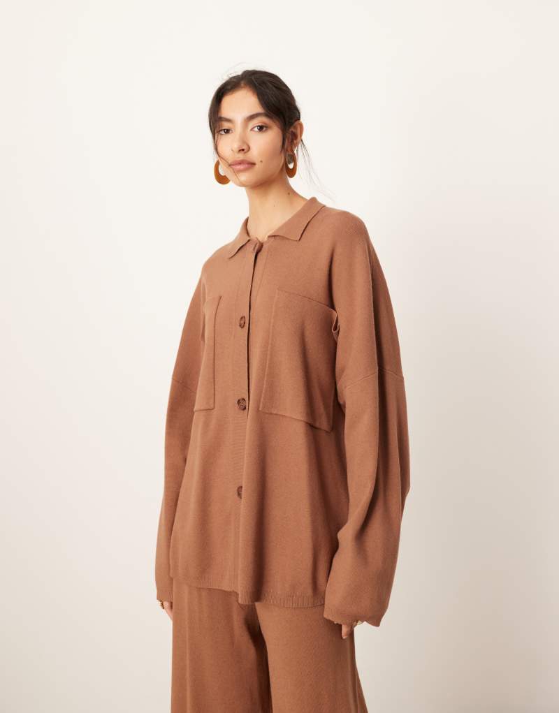 Утеплённая рубашка oversize с пуговицами ASOS EDITION в цвете toffi, часть комплекта ASOS EDITION