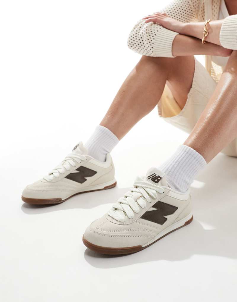 Модные кроссовки New Balance RC42 с резиновой подошвой и стильным верхом New Balance