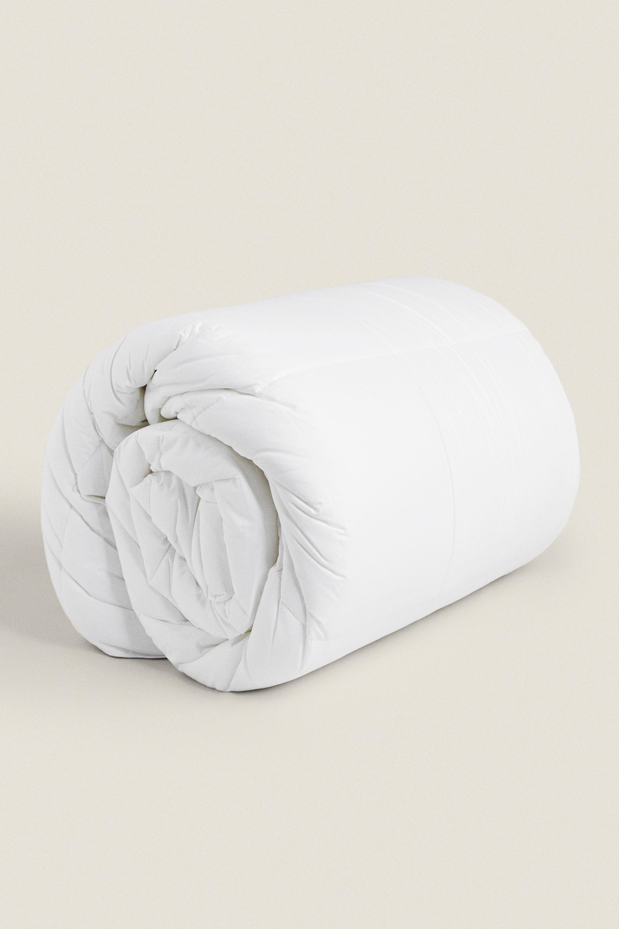 (150 GXM² + 300 GXM²) FOUR SEASON DUVET Zara Home