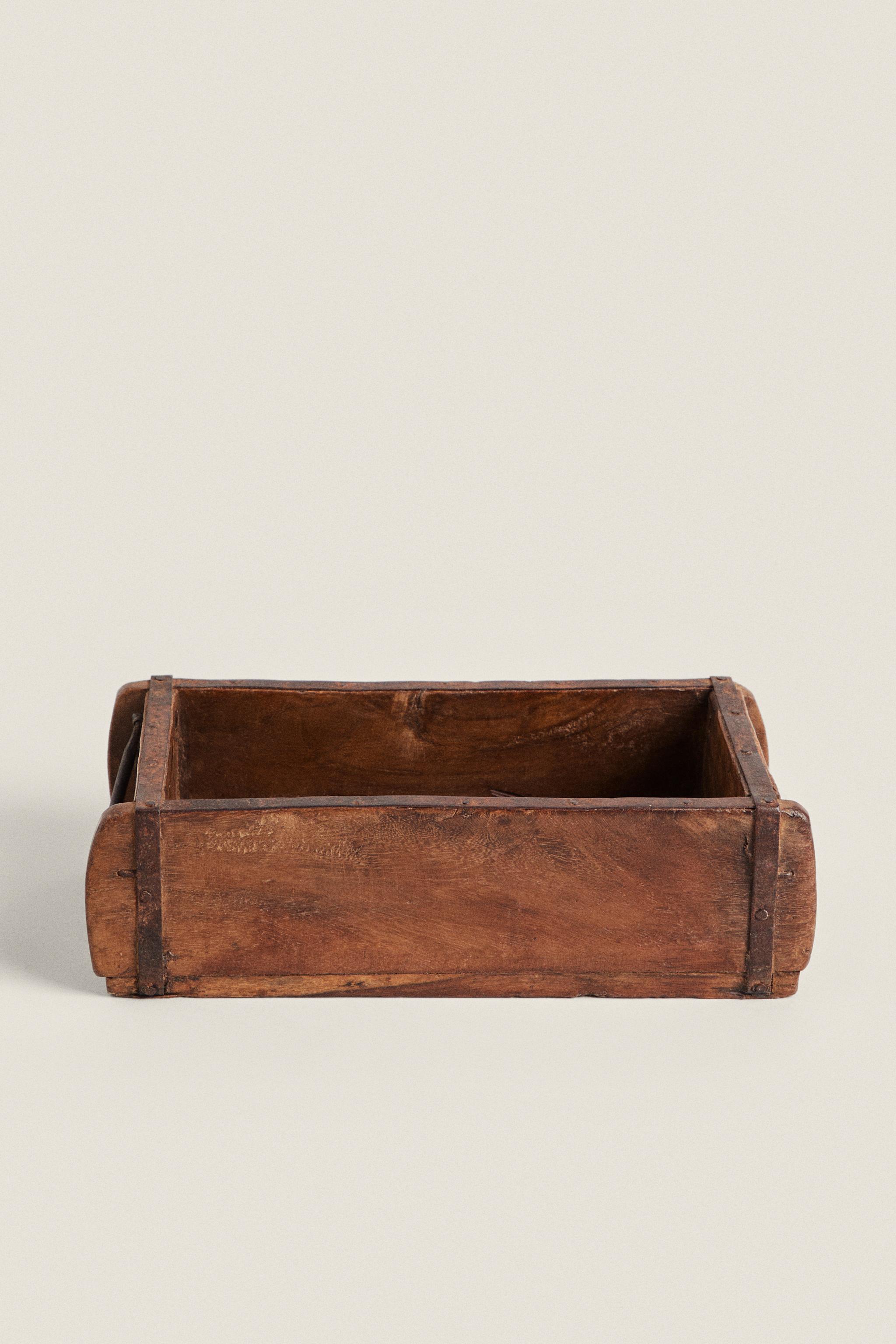 ANTIQUE-FINISH WOODEN BOX Zara Home