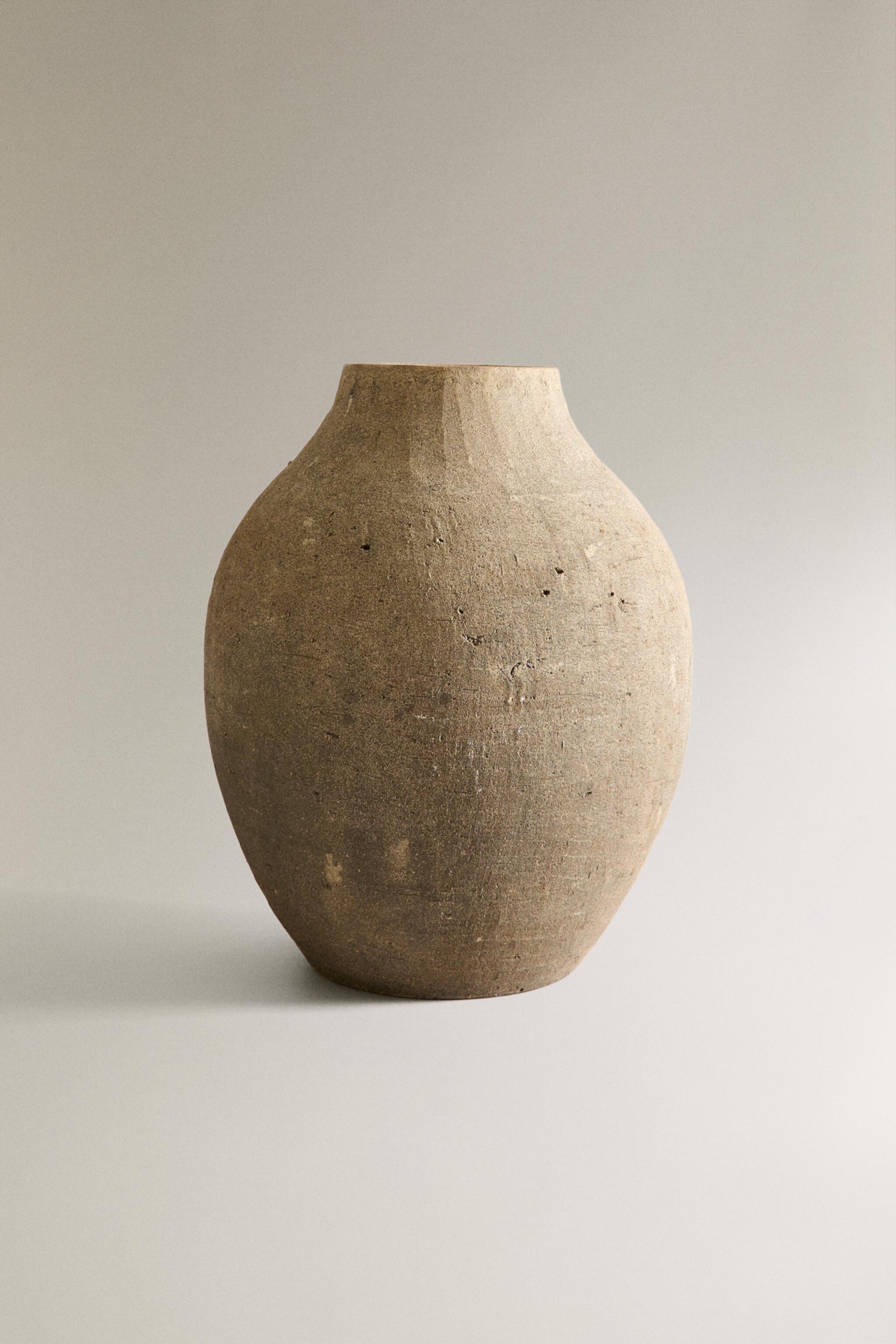 IRREGULAR CERAMIC VASE Zara Home