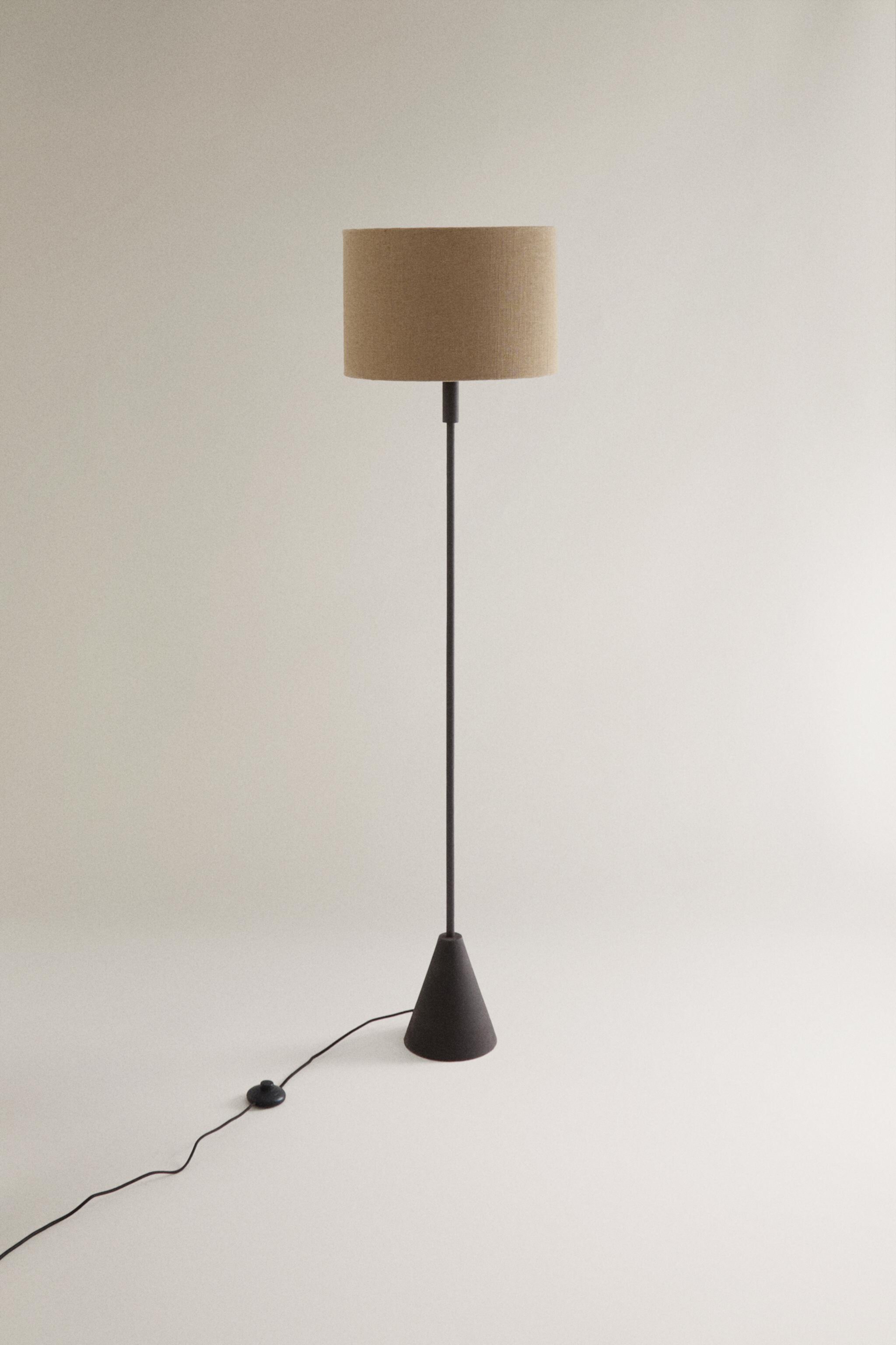 METAL FLOOR LAMP Zara Home