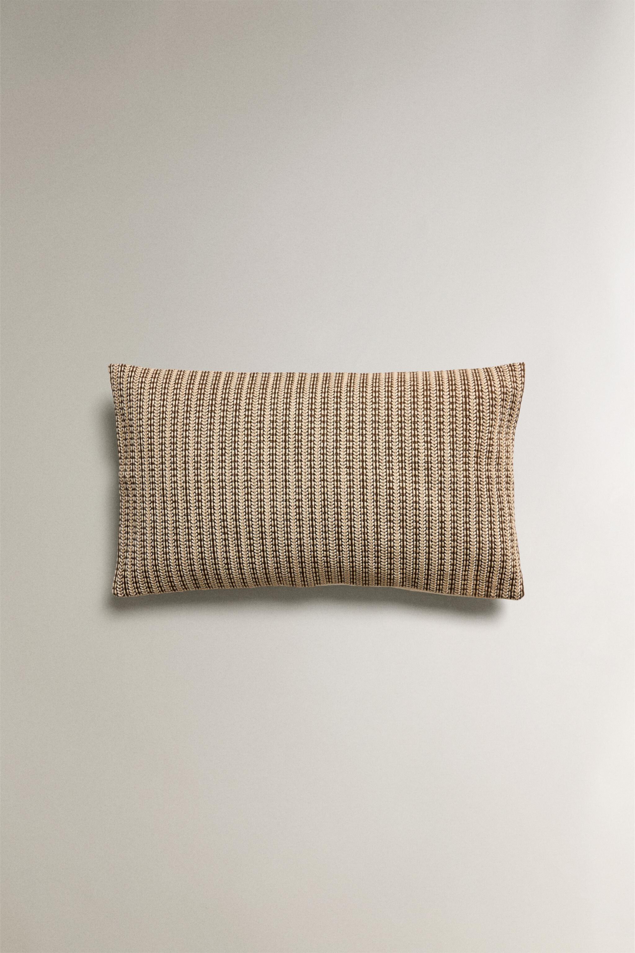 SPIKE THROW PILLOW COVER Zara Home