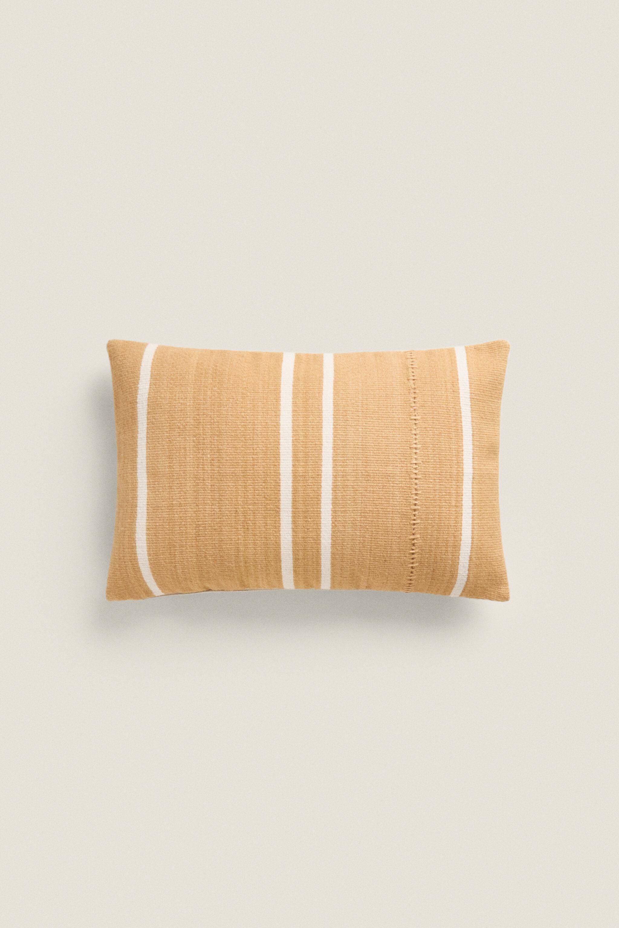 STRIPED WOOLLEN THROW PILLOW COVER Zara Home