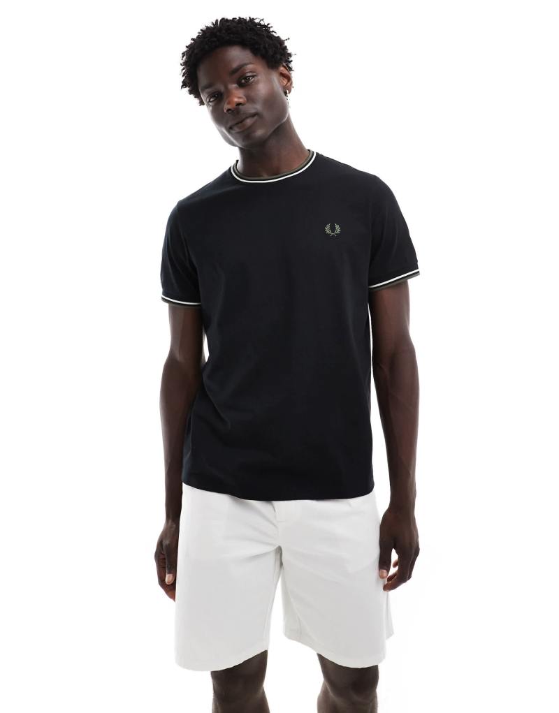 Футболка Fred Perry черная с двойным воротником и вышитым логотипом Fred Perry