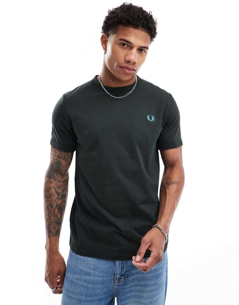 Зеленая футболка Fred Perry с круглым вырезом и вышитым логотипом Fred Perry