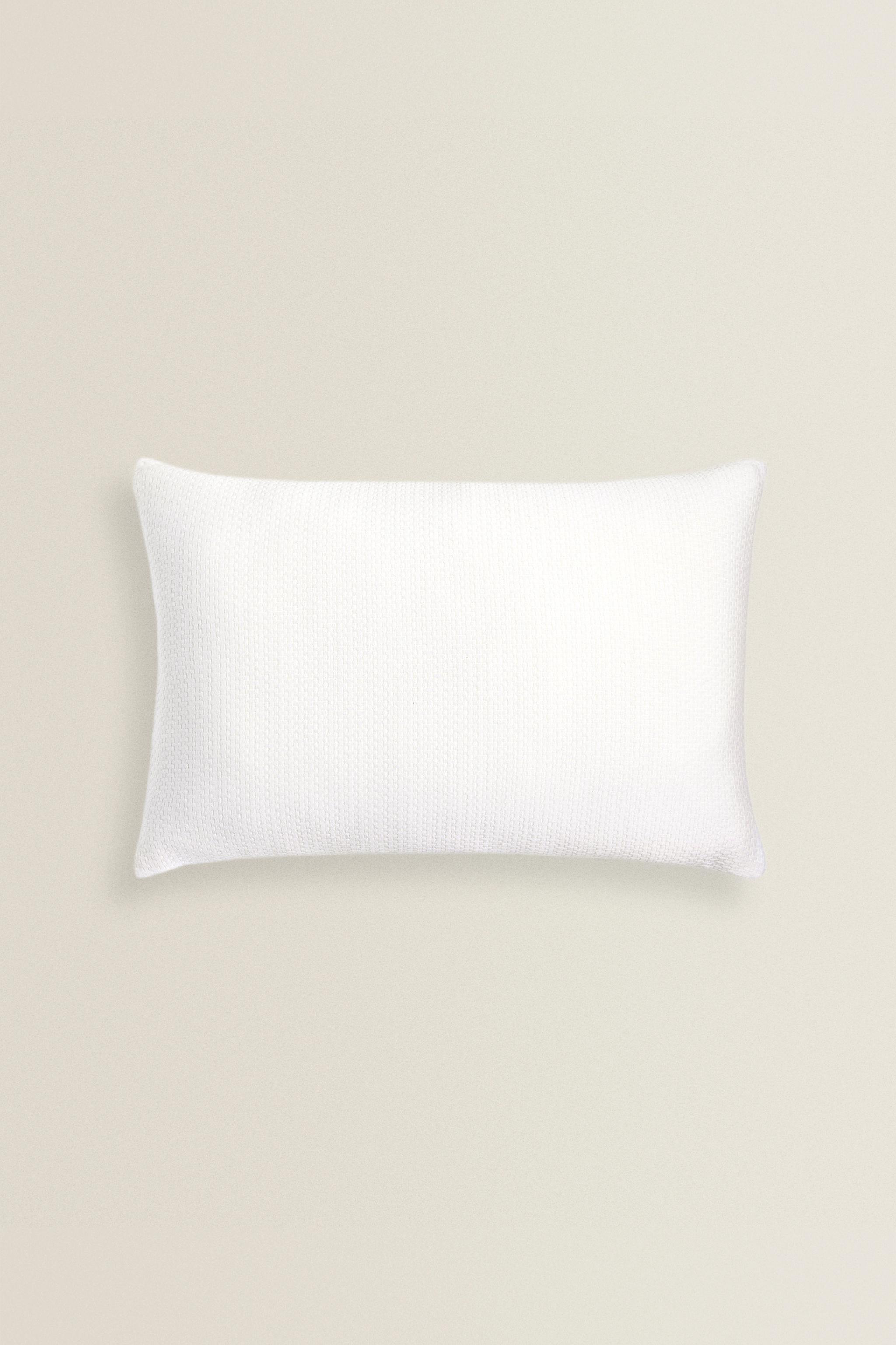 MEMORY FOAM FLAKES PILLOW Zara Home