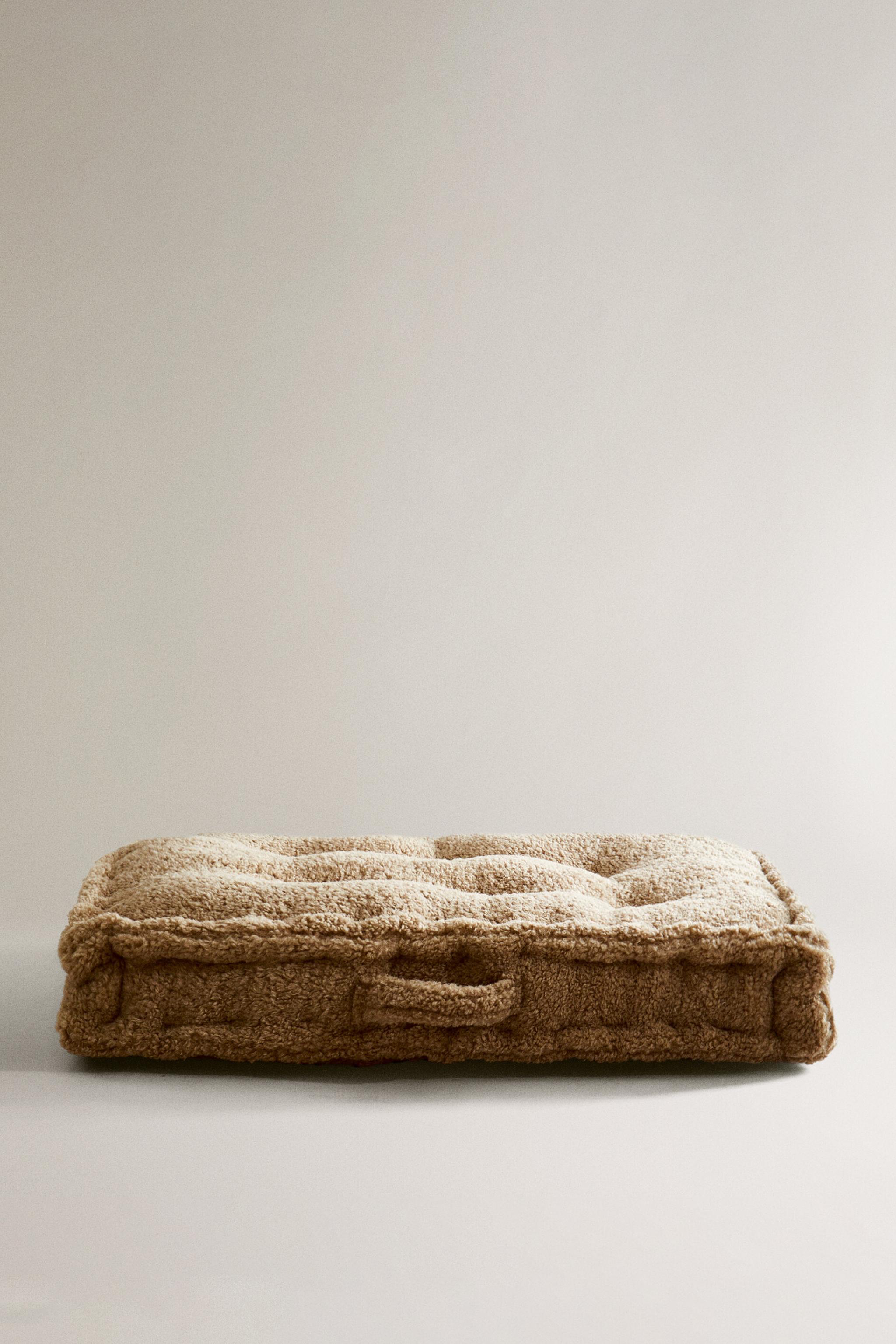 XL FAUX FUR PET CUSHION Zara Home