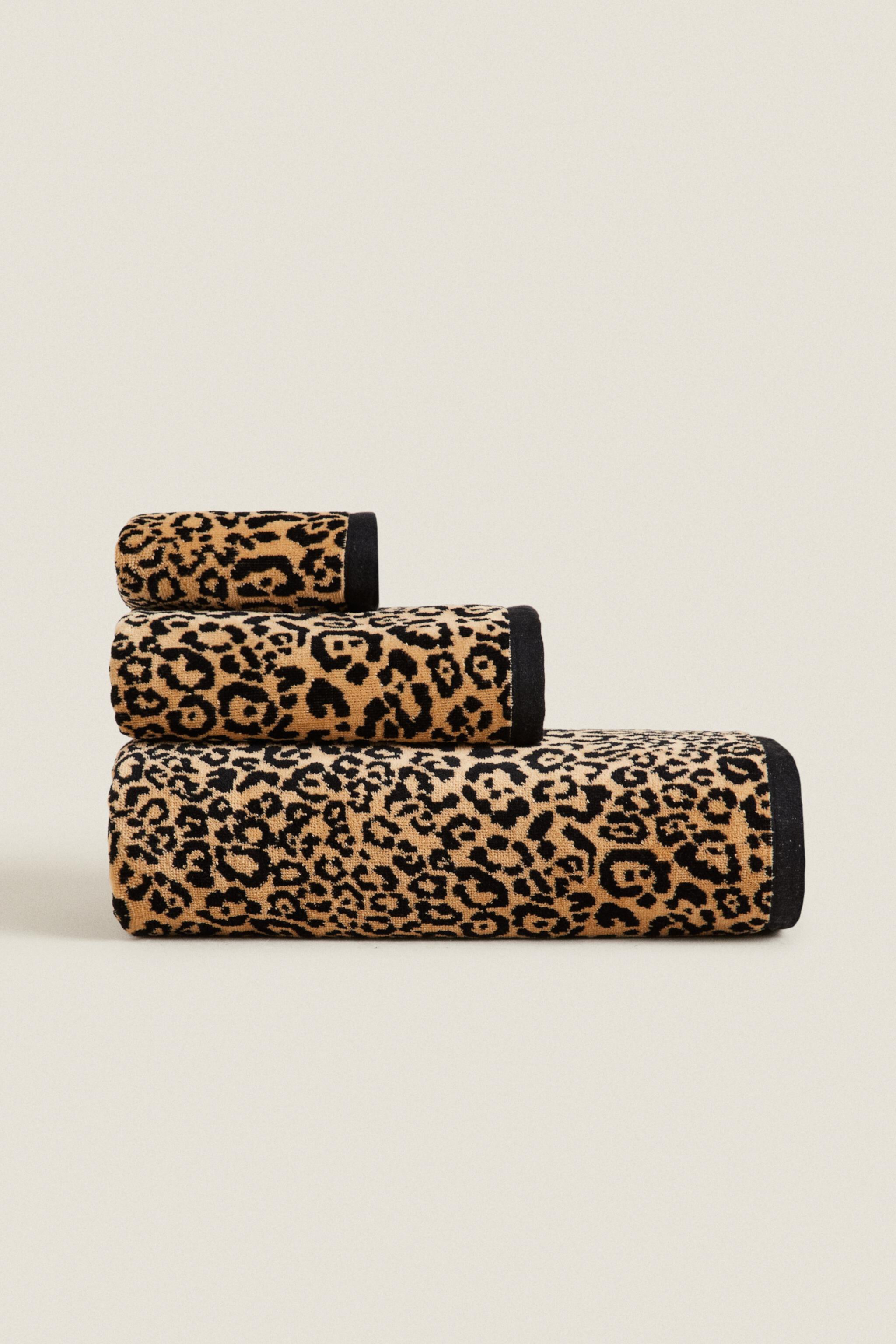 LEOPARD VELOUR BATH TOWEL Zara Home