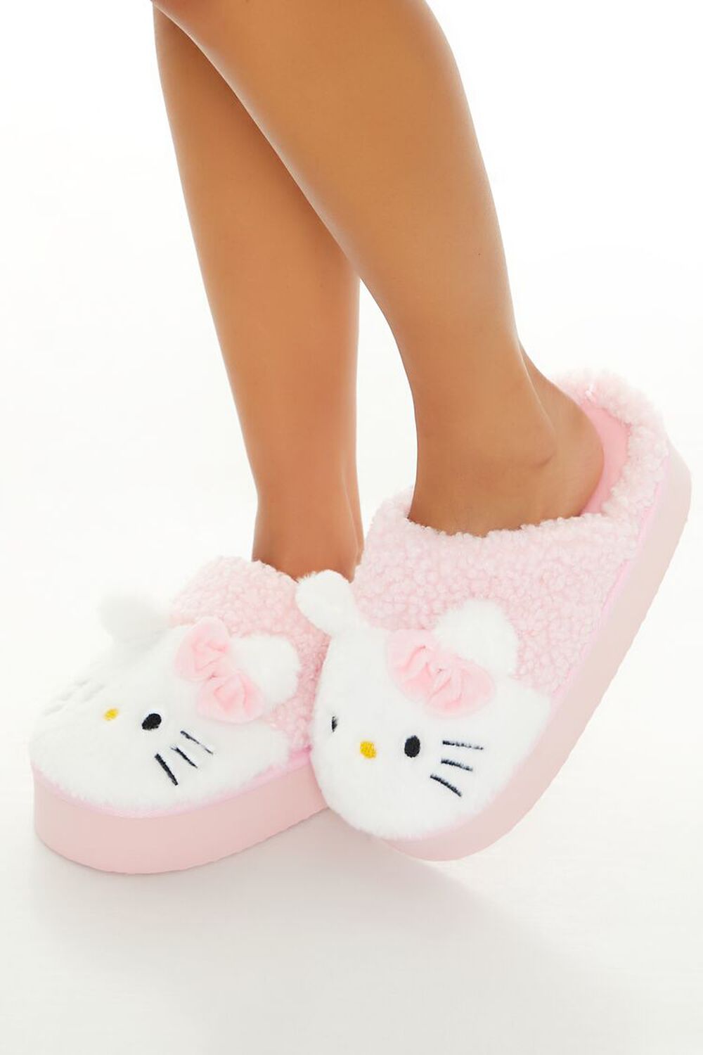 Пушистые домашние тапочки Hello Kitty на платформе Forever21