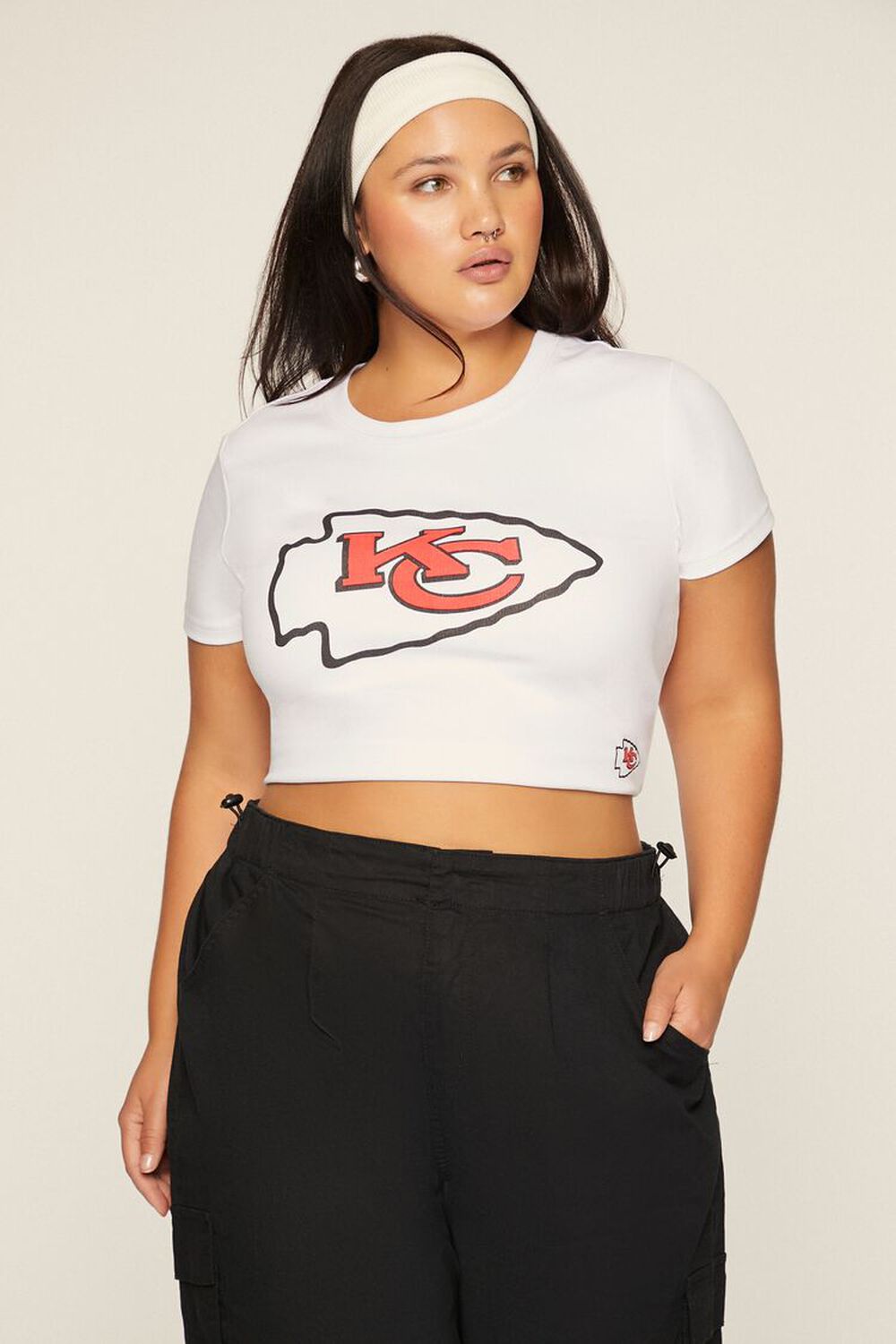 Женская Футболка FOREVER21 Plus Size Kansas City Chiefs Baby Tee FOREVER21