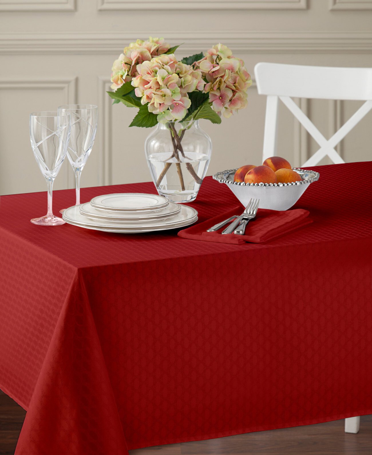 Olivia Tablecloth, 70" Round Lenox