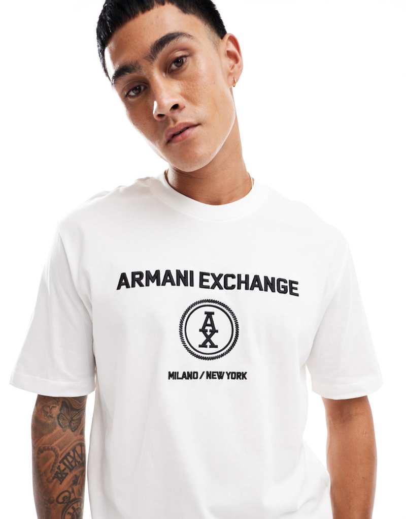 Футболка цвета слоновой кости AX ARMANI EXCHANGE с двойным логотипом, короткие рукава и обычной посадкой Ax Armani Exchange