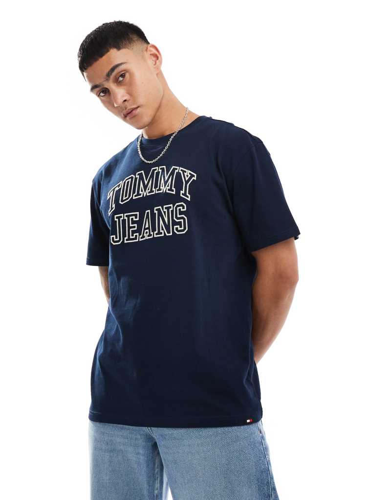 Унисекс Футболка Tommy Jeans vintage outline t-shirt в темно-синем цвете Tommy Jeans