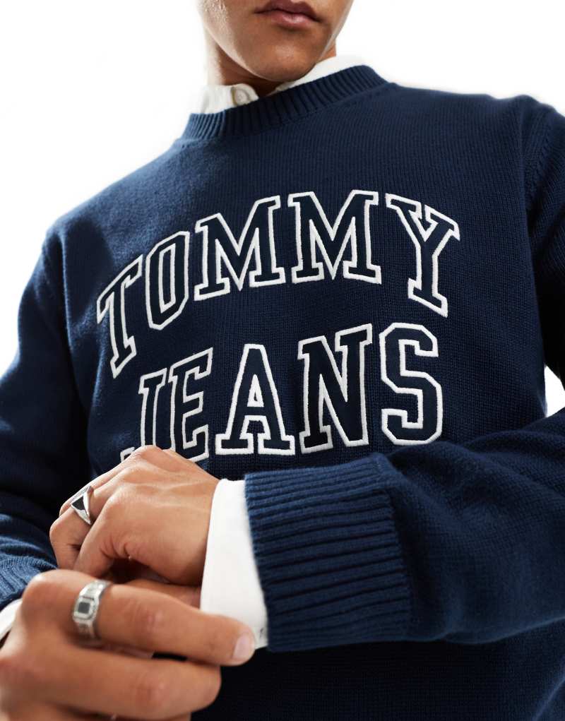 Свитшот Tommy Jeans в ретро-стиле с длинными рукавами и круглым вырезом Tommy Jeans