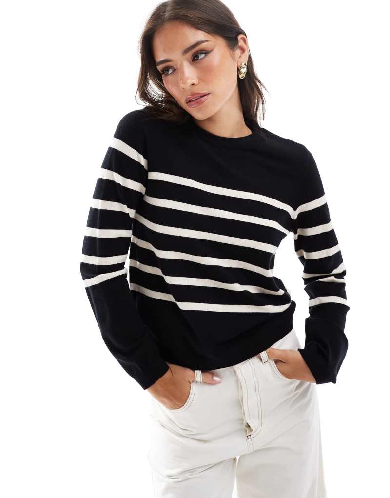 Женский Свитер VERO MODA Crew Neck черный с кремовыми полосками VERO MODA