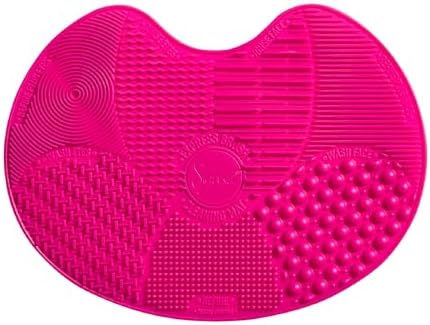 Sigma Beauty Makeup Brush Cleaner Mat – Sigma Spa Express Silicone Makeup Brush Cleaning Mat with Suction Cups for Cleaning Makeup Brushes, Compact Design Fit for Any Travel Makeup Kit (Pink) Sigma Beauty