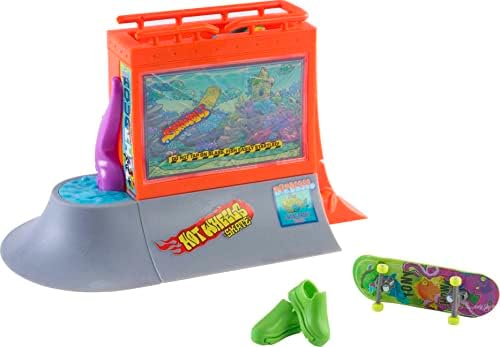 Hot Wheels Skate Aquarium Skatepark Playset Designed with Tony Hawk, Includes Tony Hawk Fingerboard & 1 Pair of Removable Skate Shoes Hot Wheels