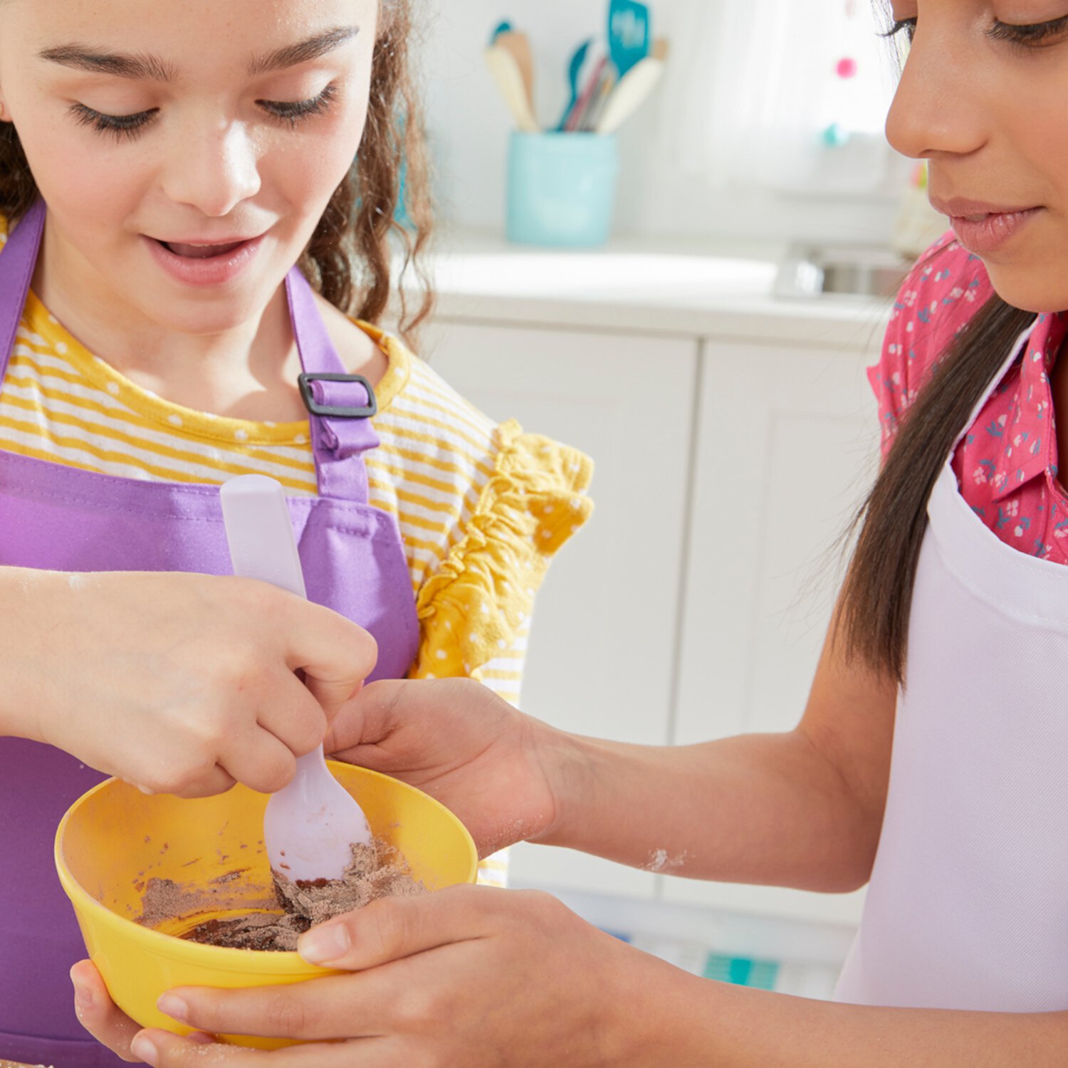 Easy-Bake Ultimate Oven Toy Chocolate Chip and Pink Sugar Cookies, Kids Toys for Ages 3 up Easy Bake