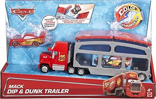 Пожарная игрушка Stunt & Splash Red с машинкой Молния МакКвин, 4 режима игры Mattel