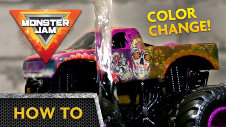 Monster Jam, Official El Toro Loco vs. Northern Nightmare Color-Changing Die-Cast Monster Trucks, 1:64 Scale Monster Jam