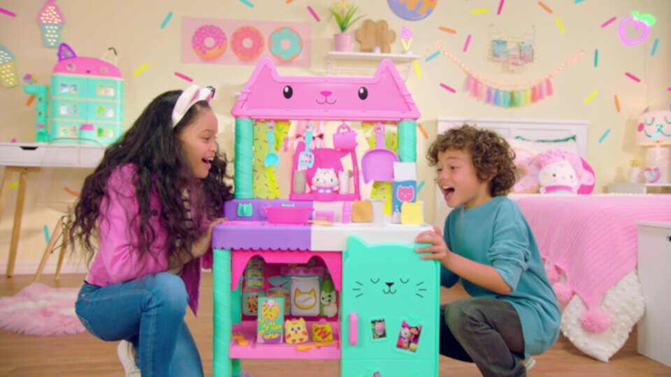 Gabby’s Dollhouse, Interactive Cakey Play Kitchen Set, for Kids Ages 3+ Gabby's Dollhouse