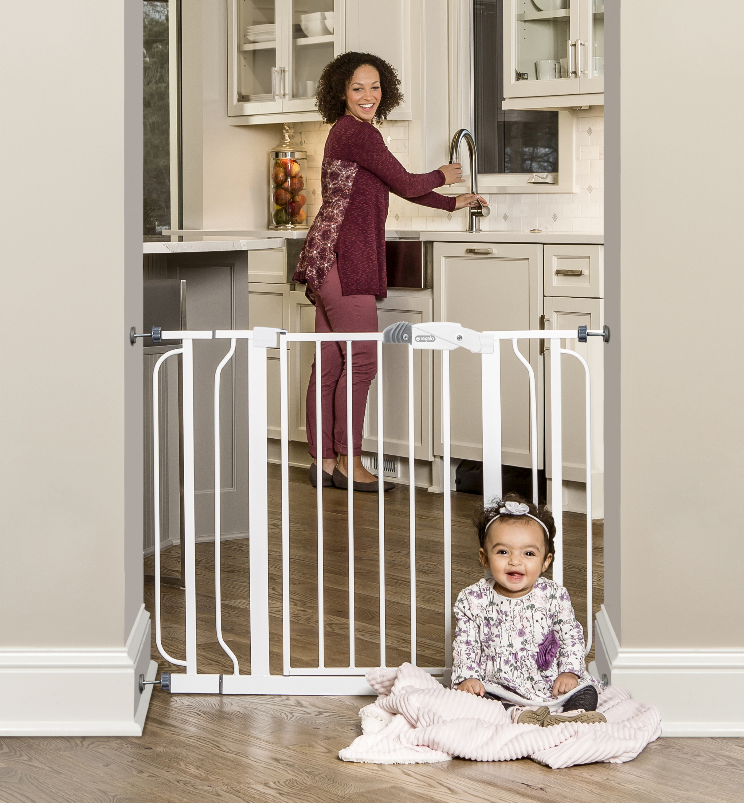 Regalo Easy Step Extra Wide Metal Walk Through Baby Safety Gate, White, Ages 6 to 24 Months Regalo