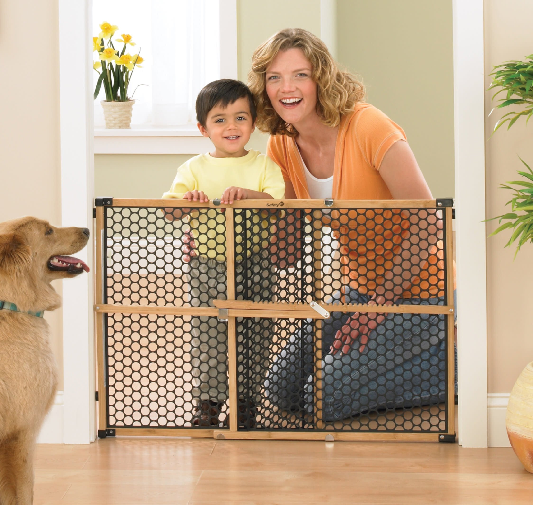 Safety 1ˢᵗ Bamboo Doorway Gate, Bamboo with Black Safety 1st