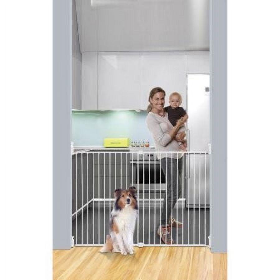 Broadway Extra Wide and Tall Expandable Gate W/ Track It Technology Dreambaby