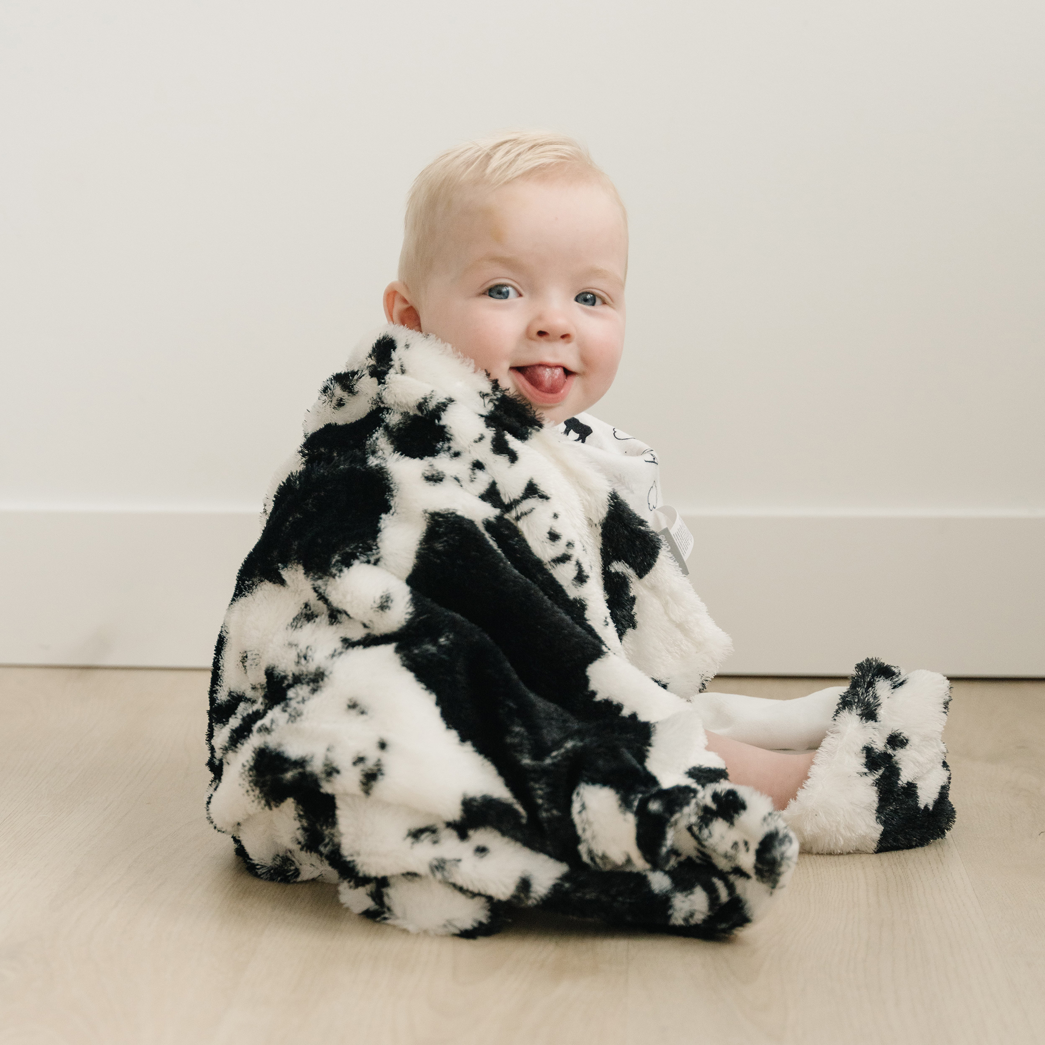 Trend Lab Plush Polyester Baby Nursery Quilt Blanket, Cow 30in x 40in Trend Lab