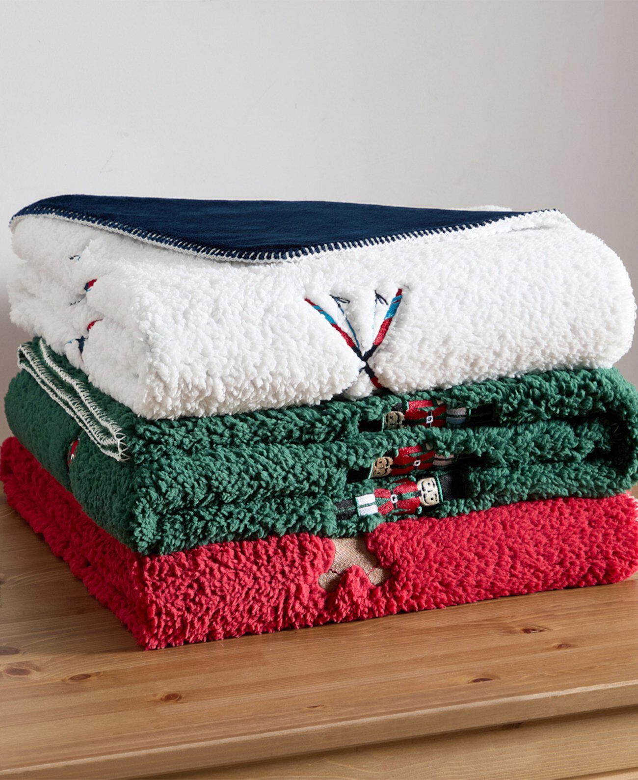 Holiday Sherpa Throw, 50" x 60" VCNY HOME