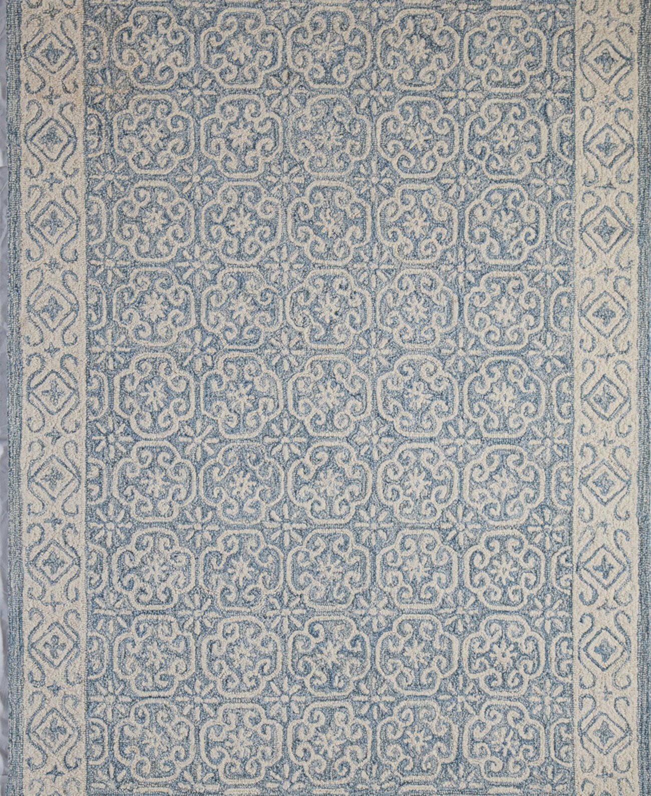 Taron AL305 3'6" x 5'6" Area Rug BB Rugs