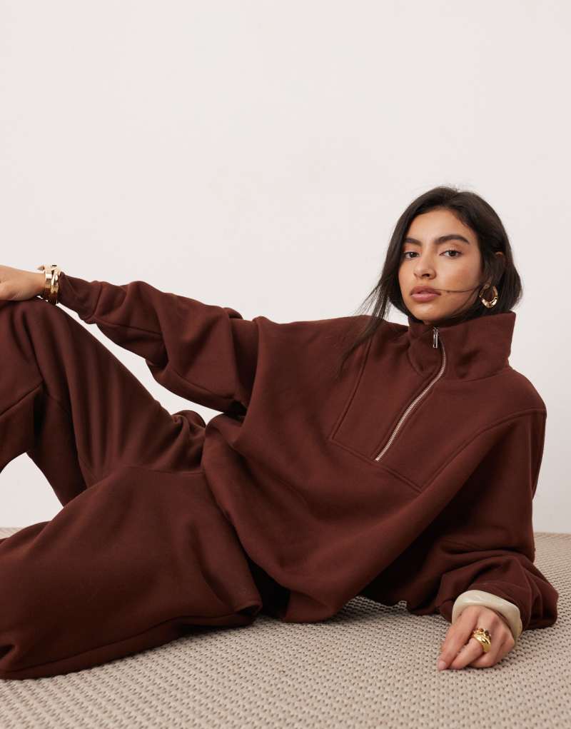 Шоколадный oversized свитшот ASOS EDITION с высоким воротником и молнией ASOS EDITION