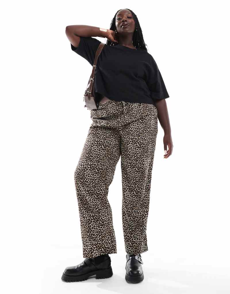 ONLY Curve pull on pants in leopard print ONLY